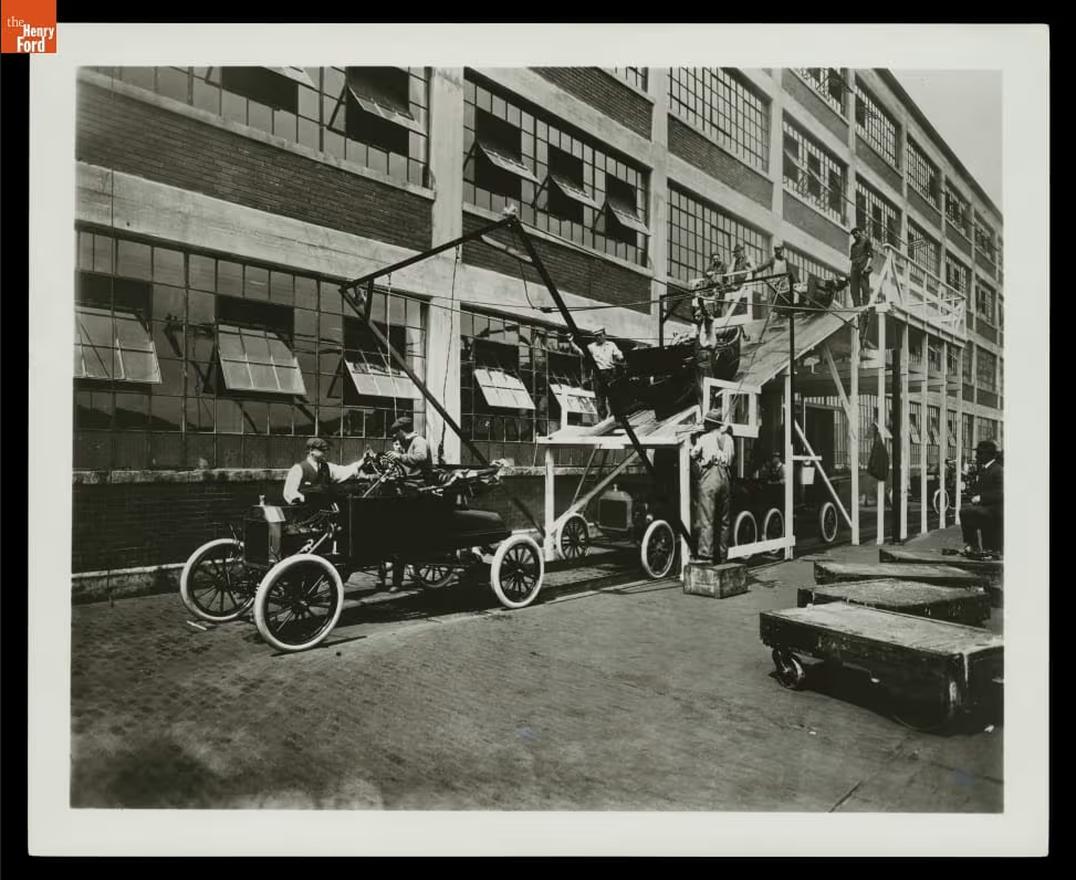 خط تولید فورد مدل T در اوایل قرن ۲۰ | Ford Model T assembly line